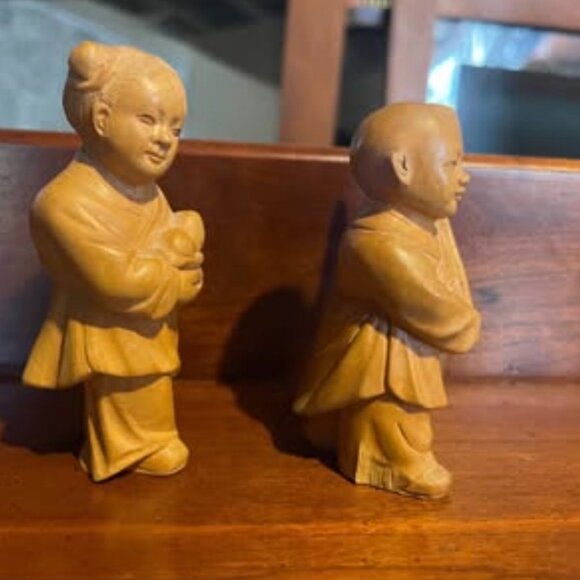 Pair of wooden hand carved Chinese Figurines - Picture 3 of 5